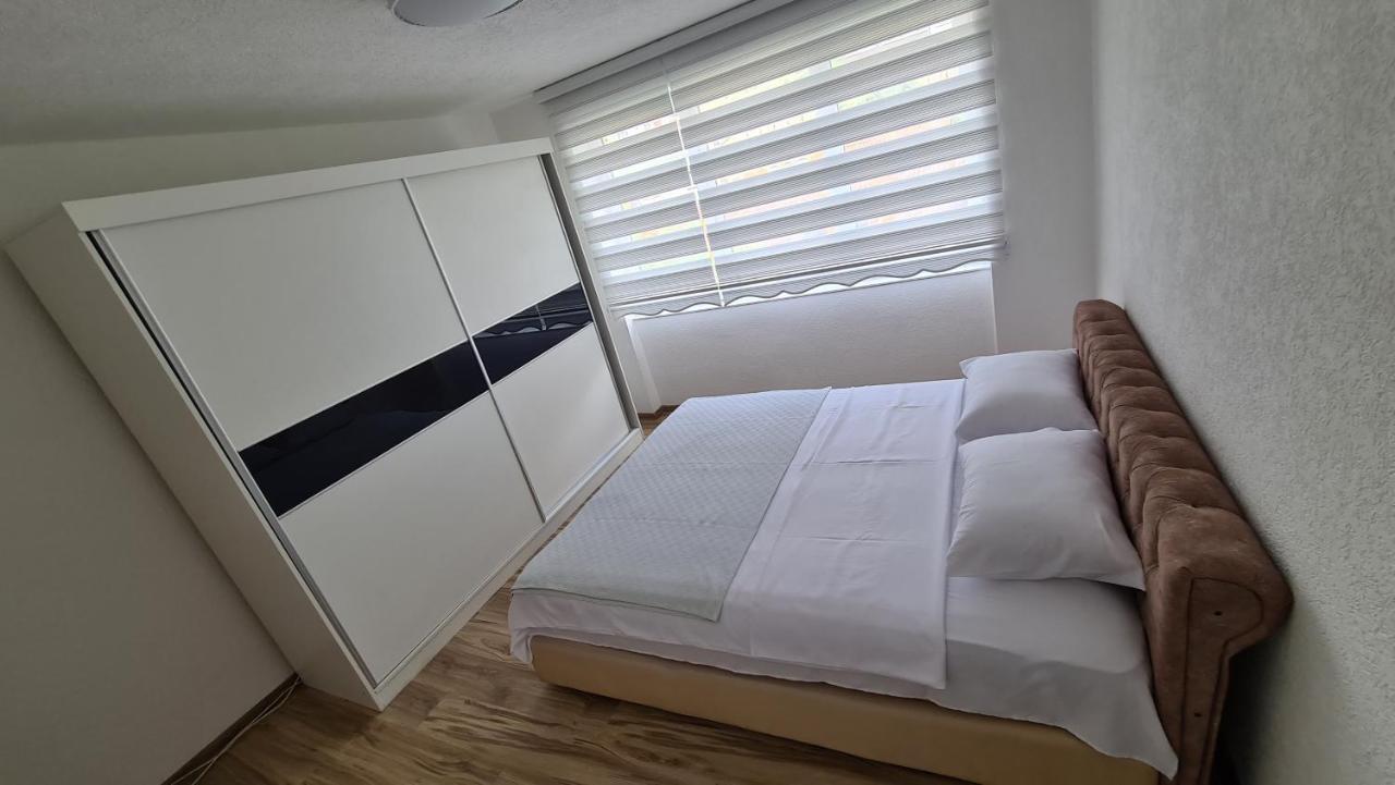 Galata Vip Apartment โนวีปาซาร์ ภายนอก รูปภาพ