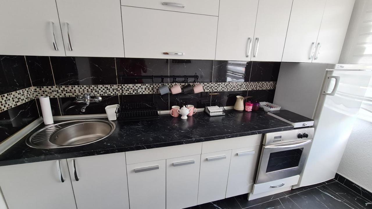 Galata Vip Apartment โนวีปาซาร์ ภายนอก รูปภาพ